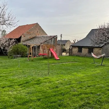 Dremcice -ceske Stredohori Semesterbostad *