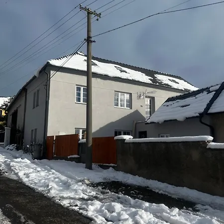 Dremcice -ceske Stredohori Semesterbostad *