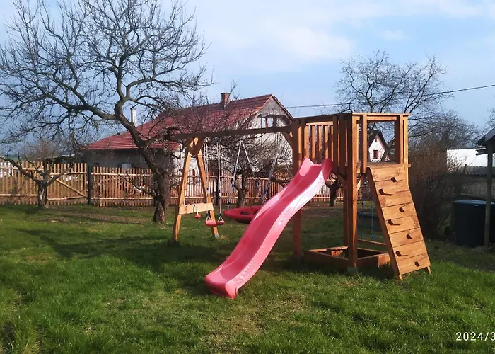 Dremcice -ceske Stredohori Holiday home *